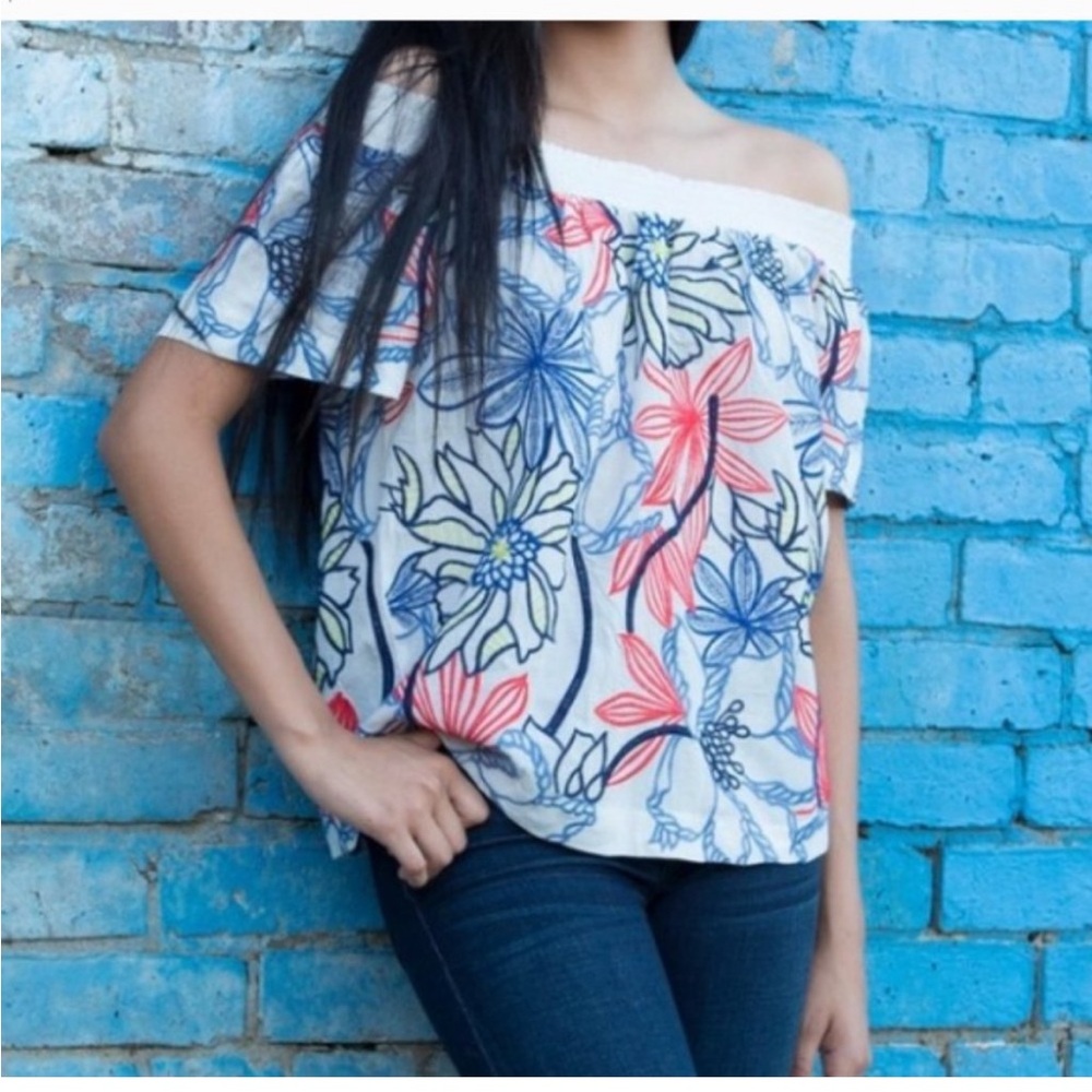 Skies are Blue Embroidered off the Shoulders  Women's Top Sz 8.